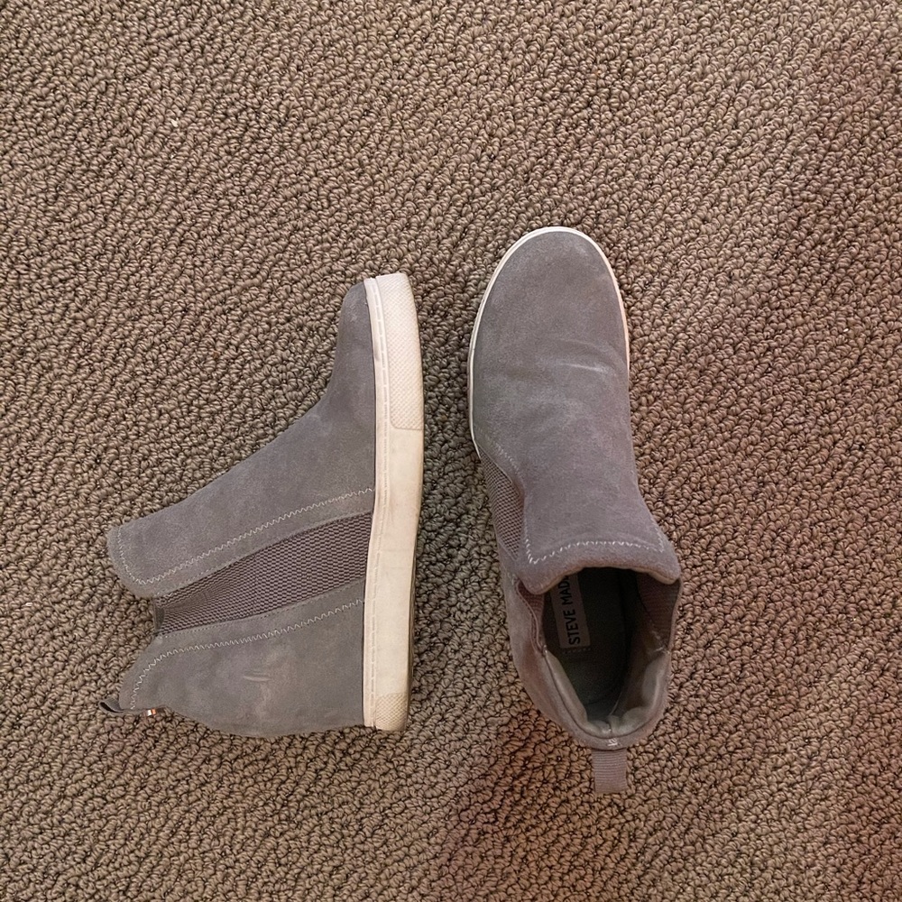 Steve Madden high top casual sneaker — size 9.5